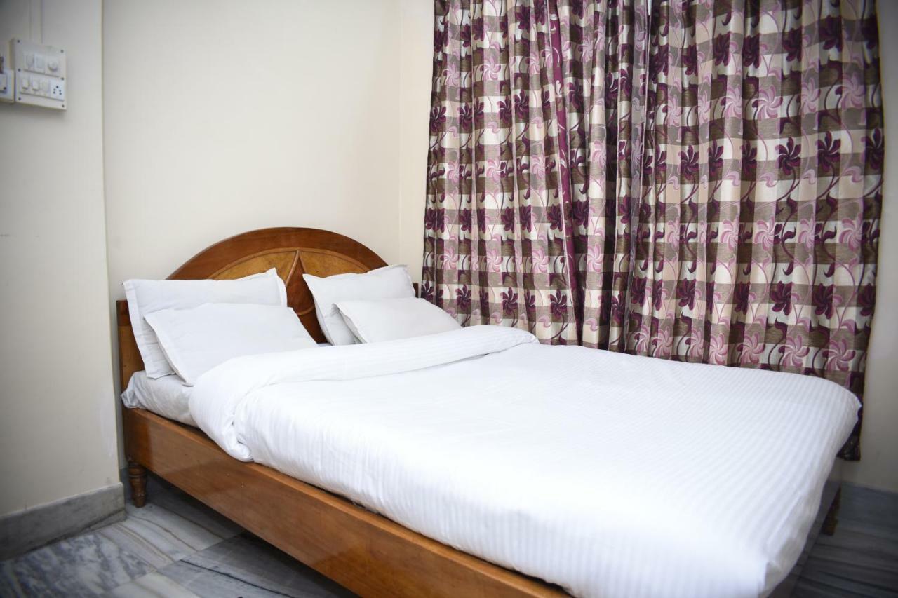Spot On 37646 Hotel Centre Palace Silchar Exterior photo